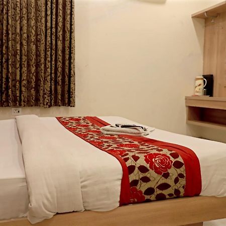 Hotel Klick International At "5 Min Walking " From New Delhi Railway Station Exteriör bild