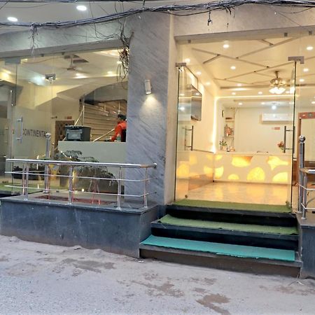 Hotel Klick International At "5 Min Walking " From New Delhi Railway Station Exteriör bild