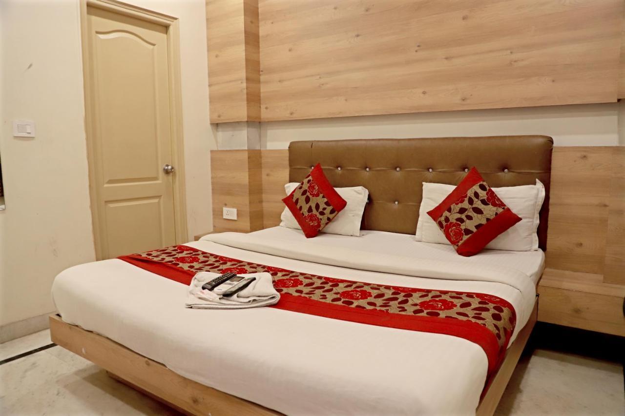 Hotel Klick International At "5 Min Walking " From New Delhi Railway Station Exteriör bild