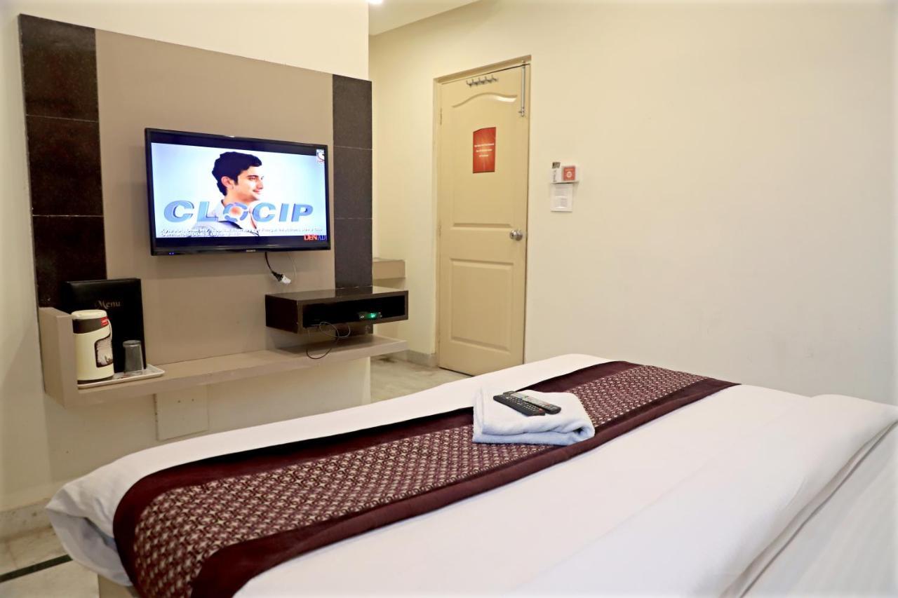 Hotel Klick International At "5 Min Walking " From New Delhi Railway Station Exteriör bild