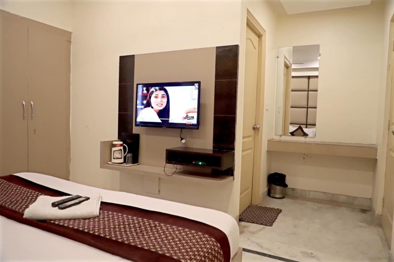 Hotel Klick International At "5 Min Walking " From New Delhi Railway Station Exteriör bild