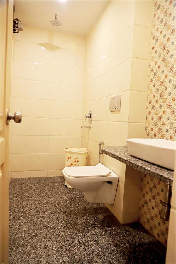 Hotel Klick International At "5 Min Walking " From New Delhi Railway Station Exteriör bild